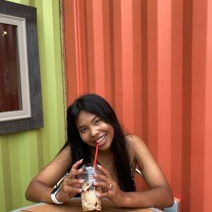 Meet your Posher, Melissa